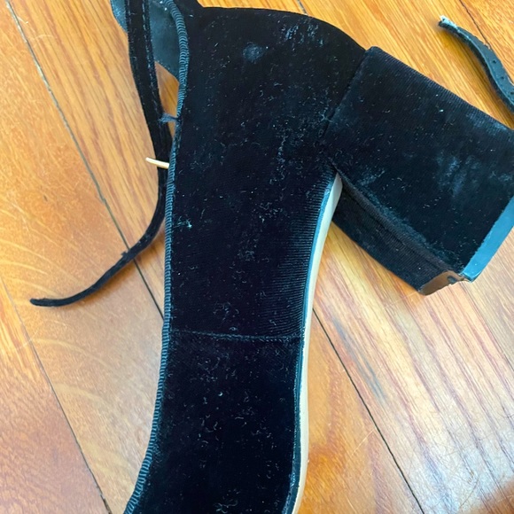 Black velvet heels - Picture 4 of 5